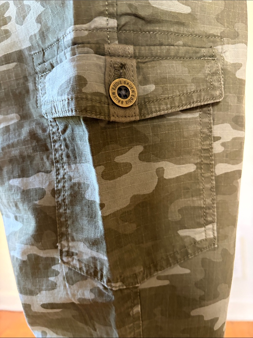 NWT ! Eddie Bauer RIPSTOP Olive Camouflage Cargo Capris 14 - Picture 6 of 10